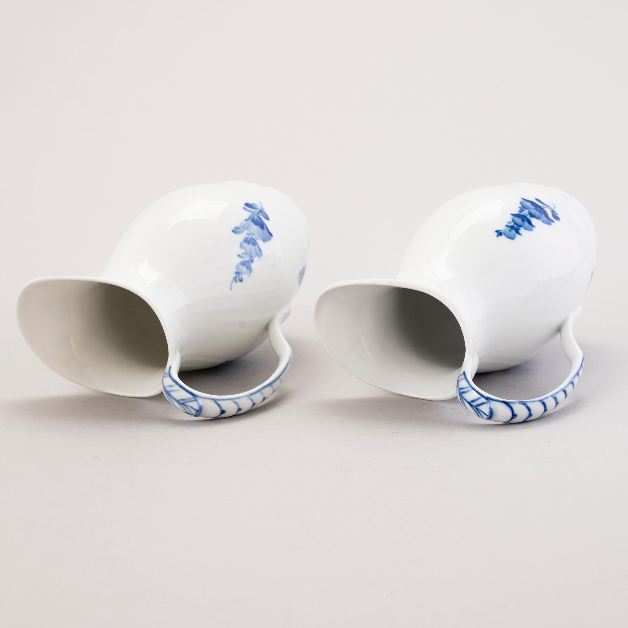 ROYAL COPENHAGEN, A 40-piece set of 'Blå Blomst" tablewear, second half of the 20th century.