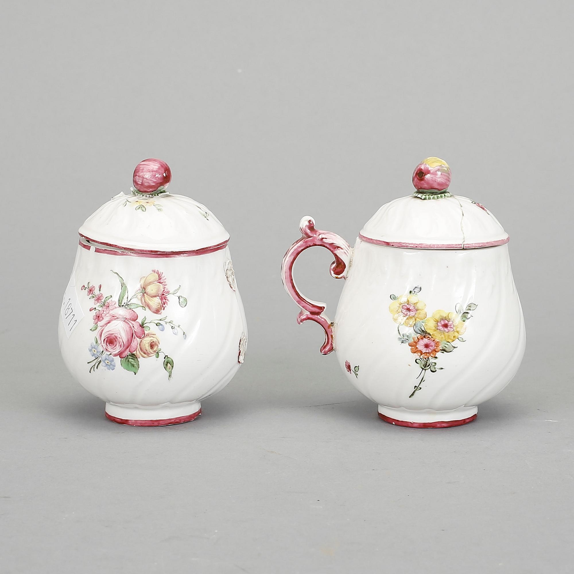 CREMEKOPPAR, ett par, porslin, Marieberg 1760-1782.