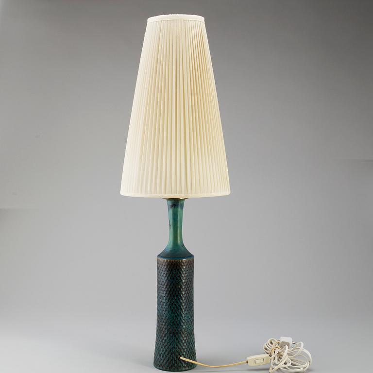 A stoneware table lamp by Stig Lindberg, Gustavsberg, signed.