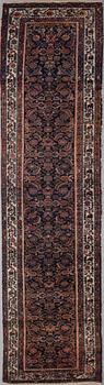 RUNNER, semi-antique/antique, Ferraghan likely, circa 490 x 101 cm.