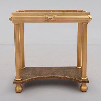 TRYMÅBORD, gustaviansk stil, 1900-talets första hälft.