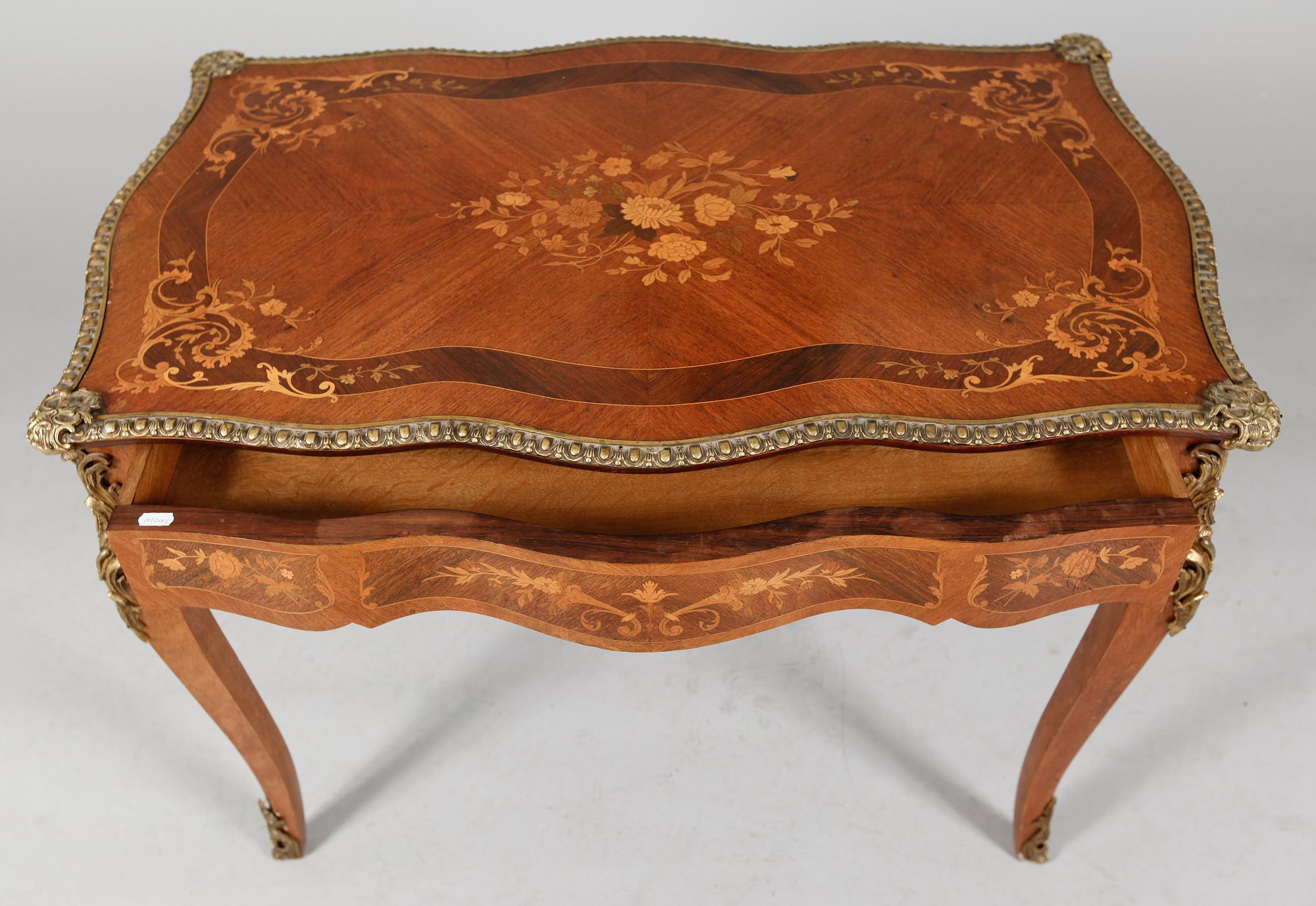 SALONGSBORD, Frankrike, Louis XVI-stil, 1800-tal.