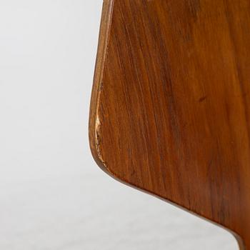 Arne Jacobsen, Chairs, 5, “Grand Prix”, Fritz Hansen,