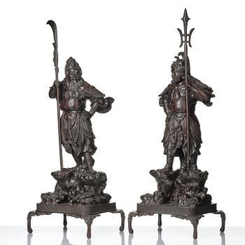 A pair of Japanese bronze guardians, Meiji period (1868-1912).