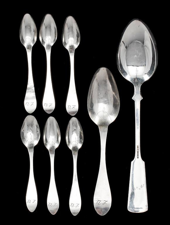 RAGUSKED SAMT 7 olika SKEDAR, silver, Finland resp Eksjö, 1800-1900-tal. Totalvikt ca  240 gram .