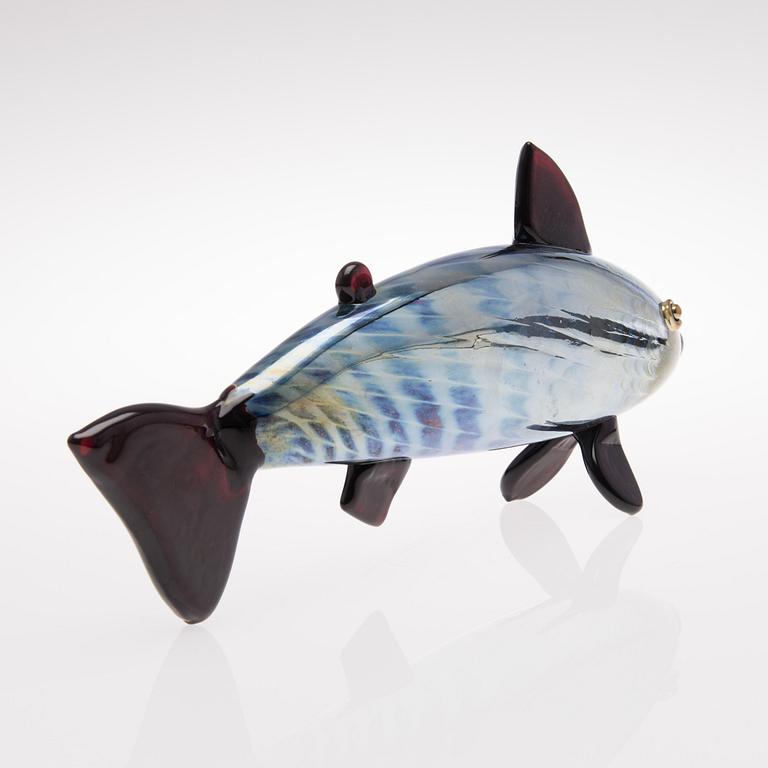 A 1980s art glass fish signed Oiva Toikka Nuutajärvi Notsjö 150/150 NIB.
