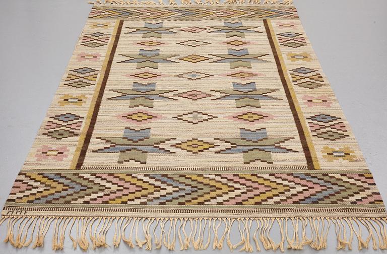 Märta Måås-Fjetterström, MÄRTA MÅÅS-FJETTERSTRÖM, A CARPET, "Vit botten", flat weave, ca 252 x 154 cm, signed MMF.