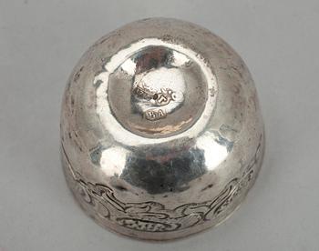 TUMLARI, hopeaa, Moskova 1765. Paino noin 22 g.