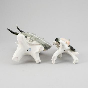 Two bird figurines, porcelain, Germany.
