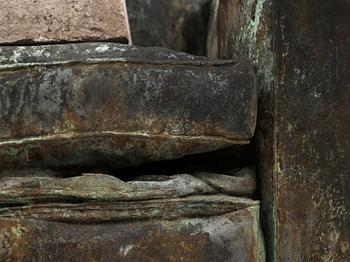 Erik Dietman, "Château Poltrone (aile gauche)".