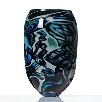 Eva Englund, "Möte i havsströmmen" (Meeting in the Ocean Current), a unique graal glass vase, Muraya, Sweden.