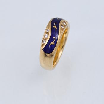 RING, 18K guld med diamanter samt blå emalj, Fabergé, modell F1815 nr 39/1000. Vikt 10,2 gram.