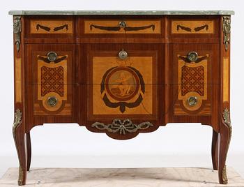 BYRÅ, gustaviansk stil, 1900-tal.