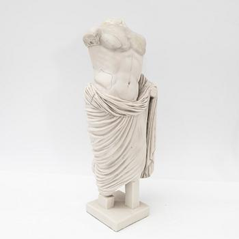 Skulptur, konstmassa, replik från Milles antiksamling.