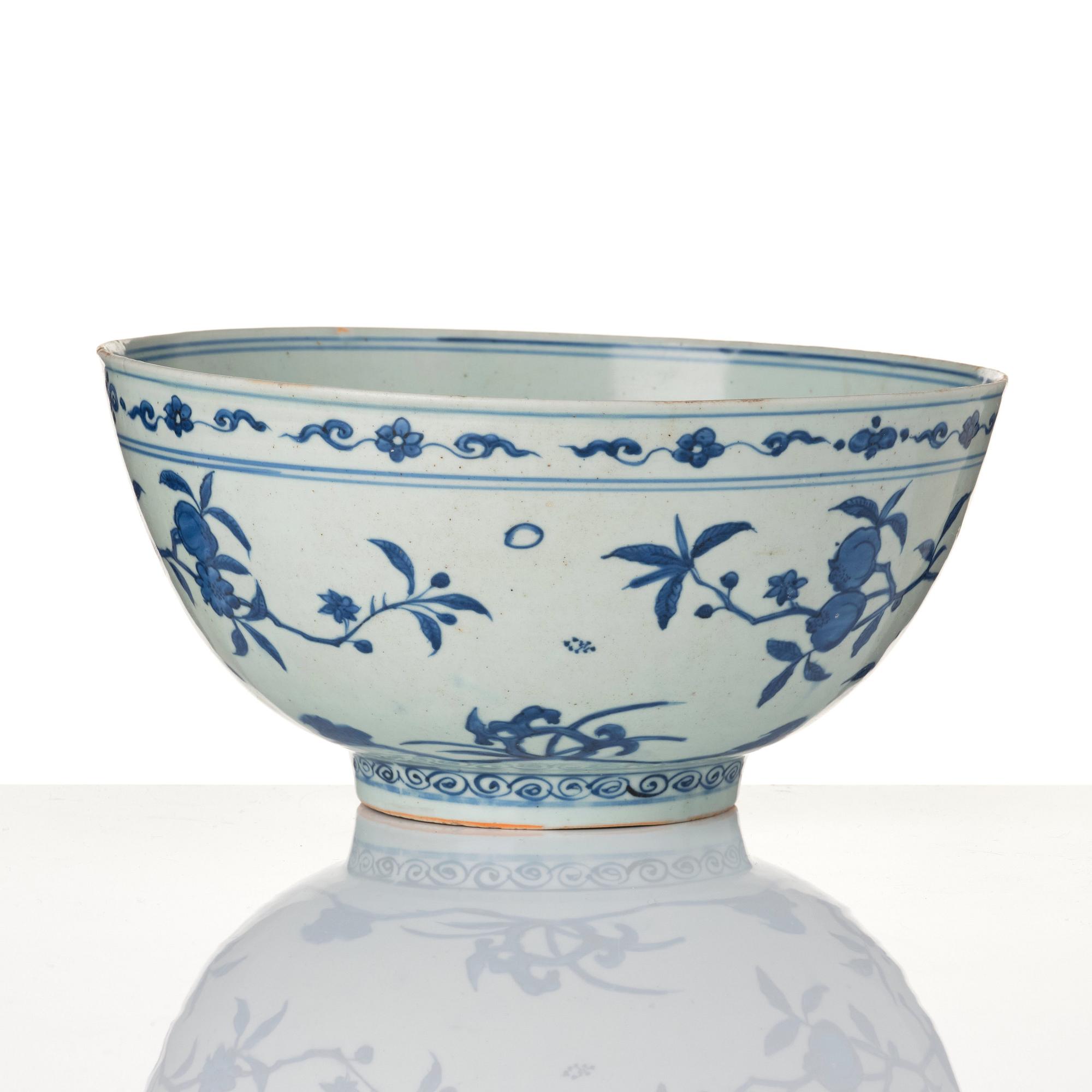 A large blue and white bowl, Ming dynasty (1368-1644).
