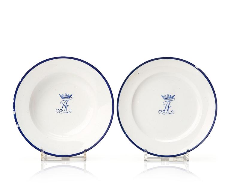 A set of 16 Sévrès plates, Paris, 1804-09. With Axel von Fersens monogram.