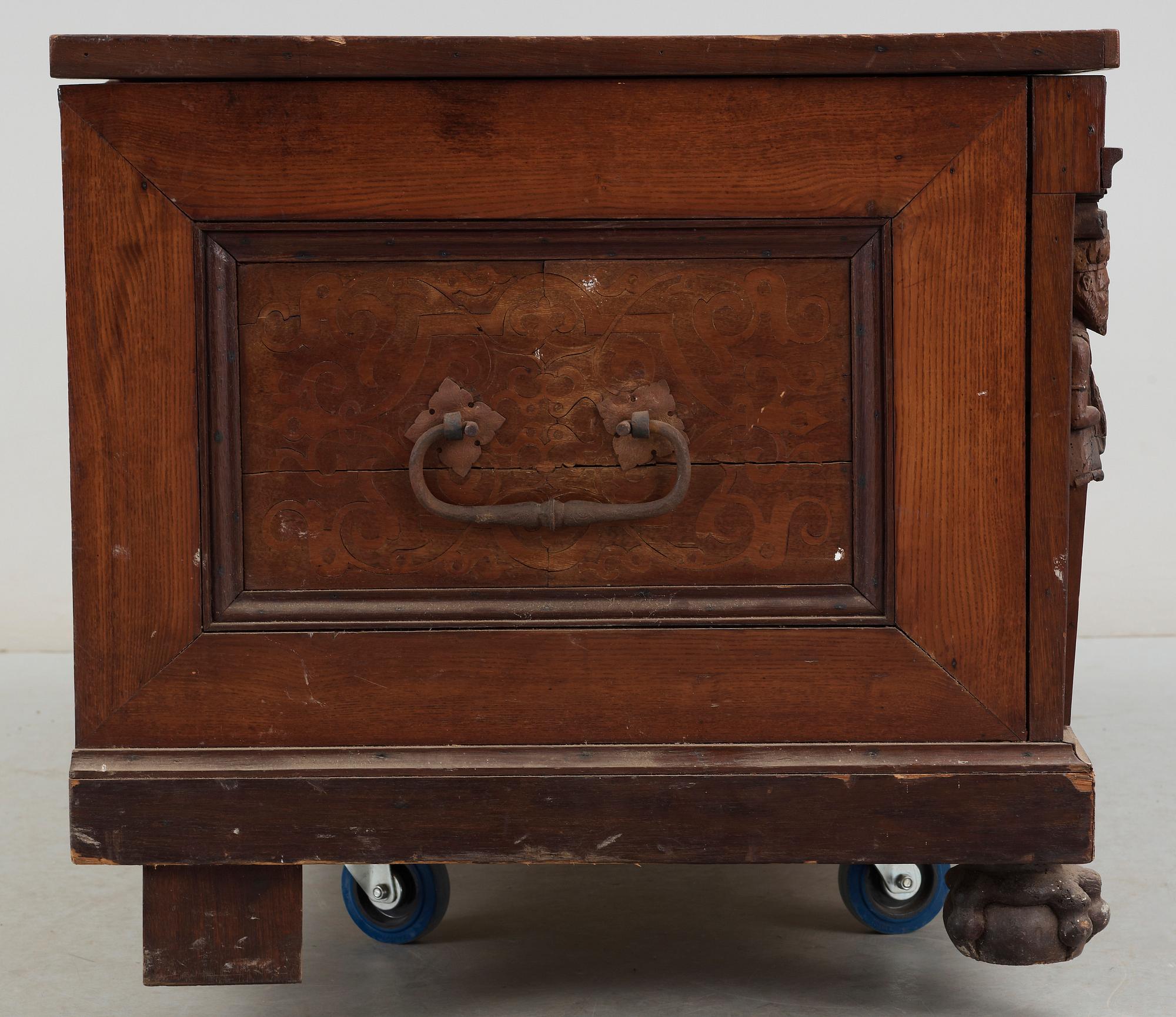 CASSONE, renässans/renässans-stil, delvis 1600-tal.