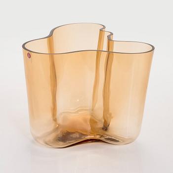Alvar Aalto, maljakko, 3030, signeerattu Alvar Aalto Iittala 1936-1996.