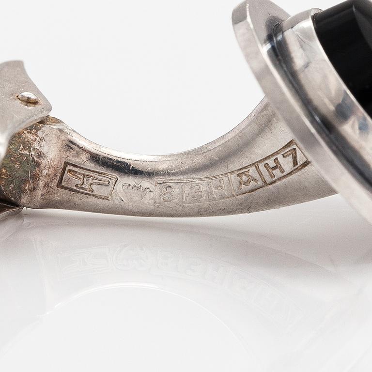 Elis Kauppi, A pair of silver cufflinks with onyxes. Kupittaan kulta, Turku 1961.