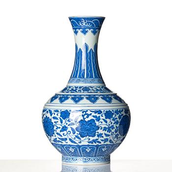 A blue and white Ming-style bottle vase, Qing dynasty, Guangxu mark and of the period (1871-1908).