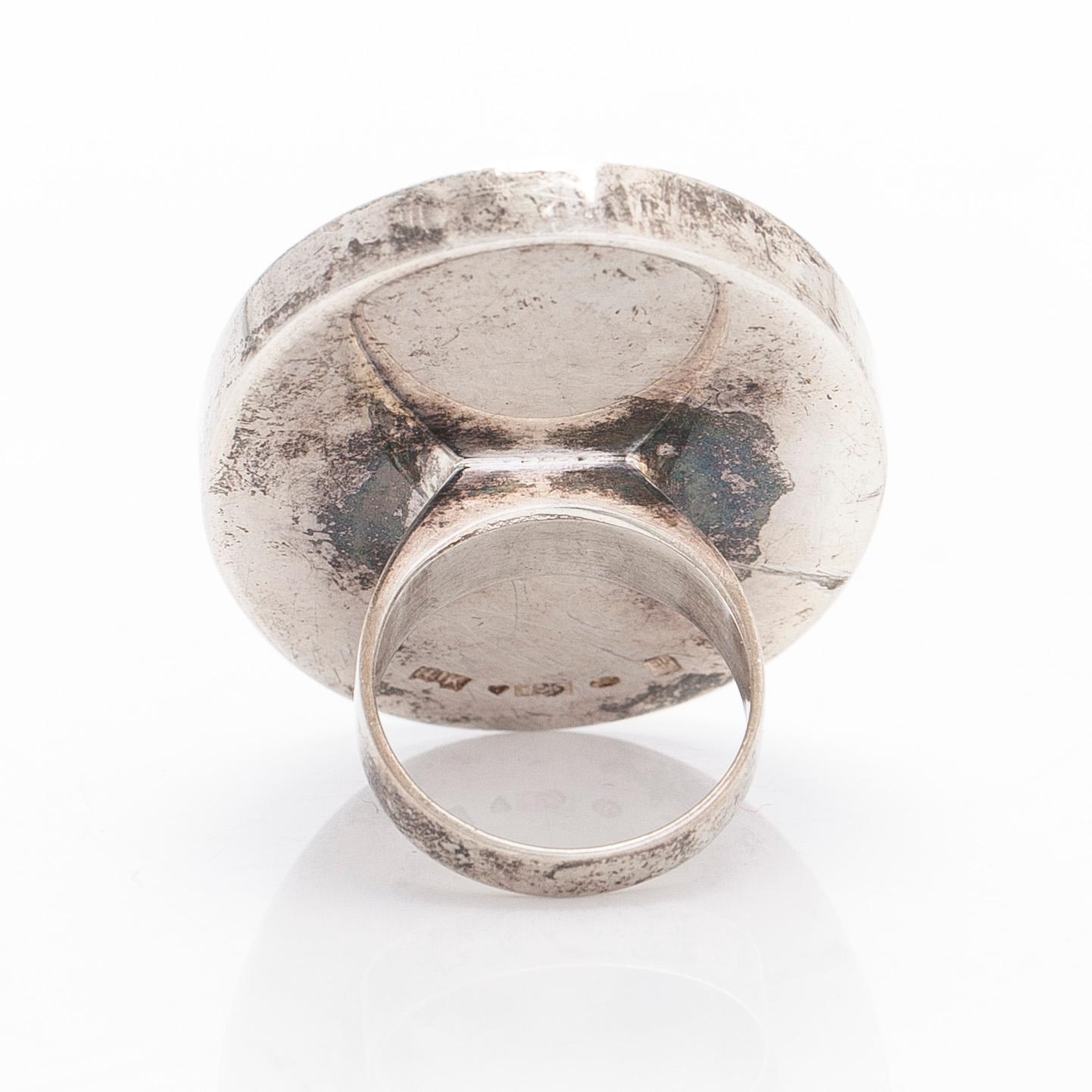 Ring, sterlingsilver och onyx, Urpo Kajander, Kaunis Koru.