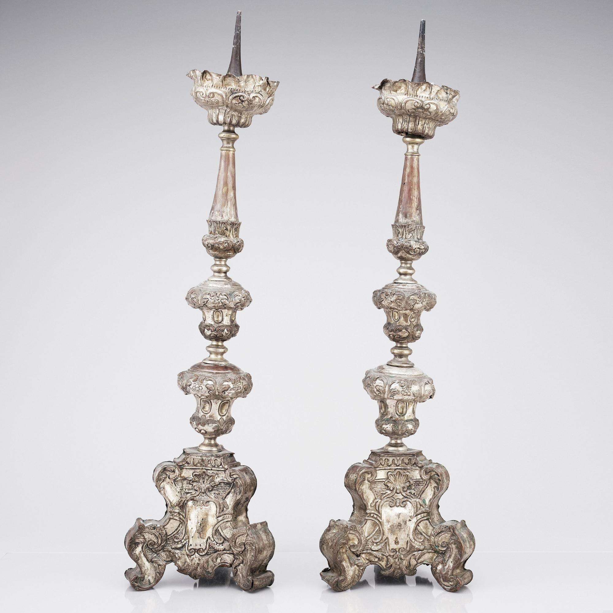Golvljusstakar, ett par, troligen Italien 1700-tal, Barock.