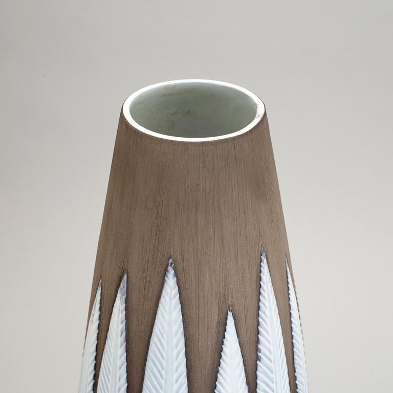GOLVVAS, stengods, "Paprika", Anna-Lisa Thomson, Upsala Ekeby, i produktion 1951-1969.