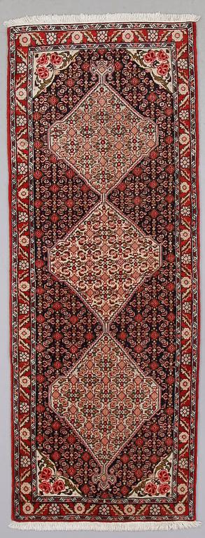 MATTA, orient, ca 211 x 78 cm.