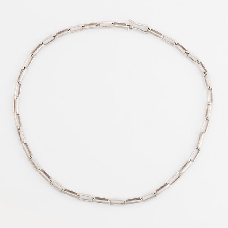 Karl-Ingemar Johansson, collier, silver.