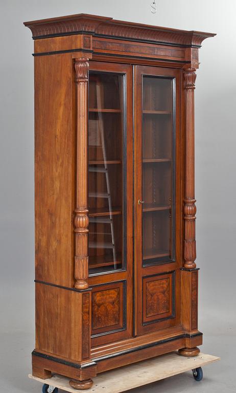 BOKSKÅP, nyrenässans, 1800-talets slut.