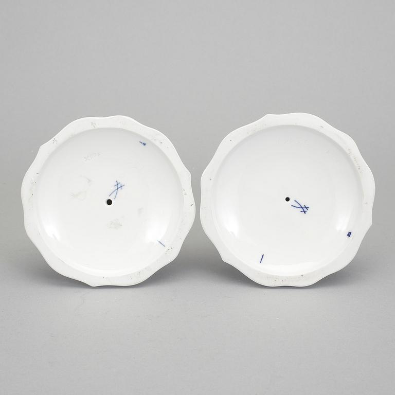 LJUSSTAKAR, ett par, porslin, Meissen, 1900-tal.