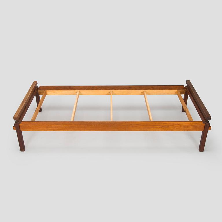 Reino Ruokolainen, päivävuode / sänky H-malli, Haimi 1960-luku.