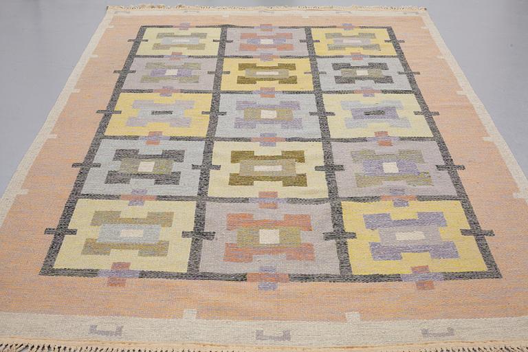 AGDA ÖSTERBERG, MATTA, rölakan, ca 304,5 x 199,5 cm, baksidan med broderad signatur: AGDA ÖSTERBERG,