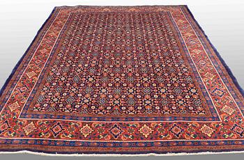 A CARPET, Mahal, around 342 x 232 cm.