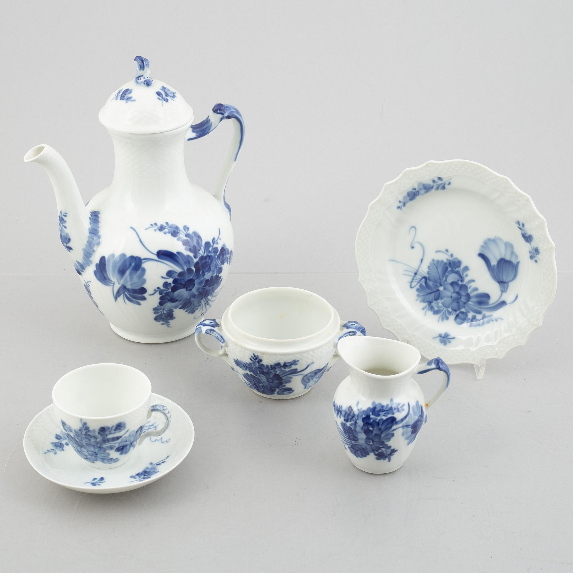 A 21-piece 'Blå blomst' porcelain coffee service, Royal Copenhagen, Denmark.