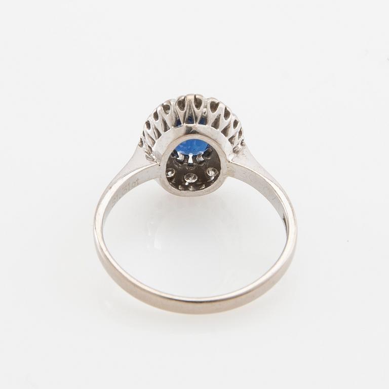 Bo Andersson, Ring 18K white gold set with an oval faceted sapphire and round brilliant-cut diamonds, Uppsala 2010.