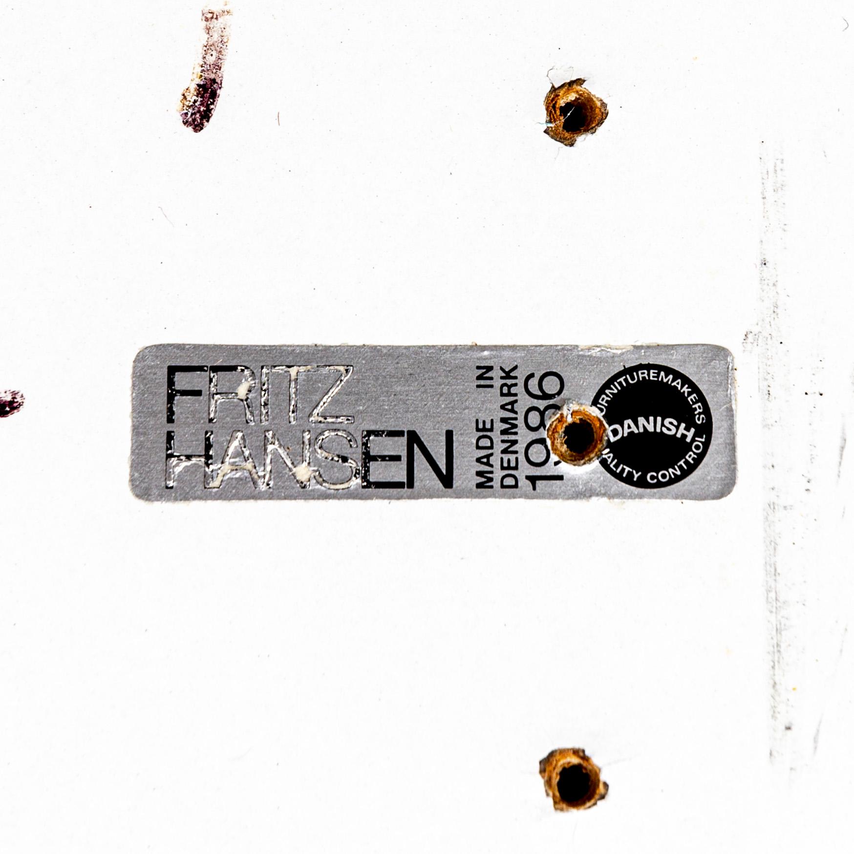 Bruno Mathsson & Piet Hein, bord för Fritz Hansen, 1986.