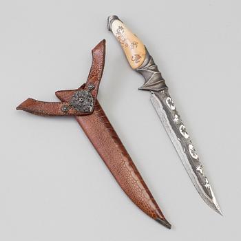 A contemporary knife by Andrzej Rybak.