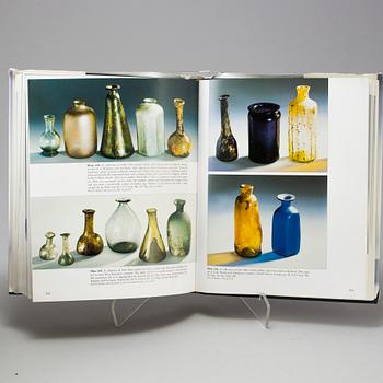a lot of books about swedish and norwegian glass, including "Svenskt glas", Jan Brunius, Elisa Steeberg, 1995.