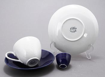 SERVISDELAR, 29 st, flintgods, "Blå eld", Hertha Bengtsson, Rörstrand.