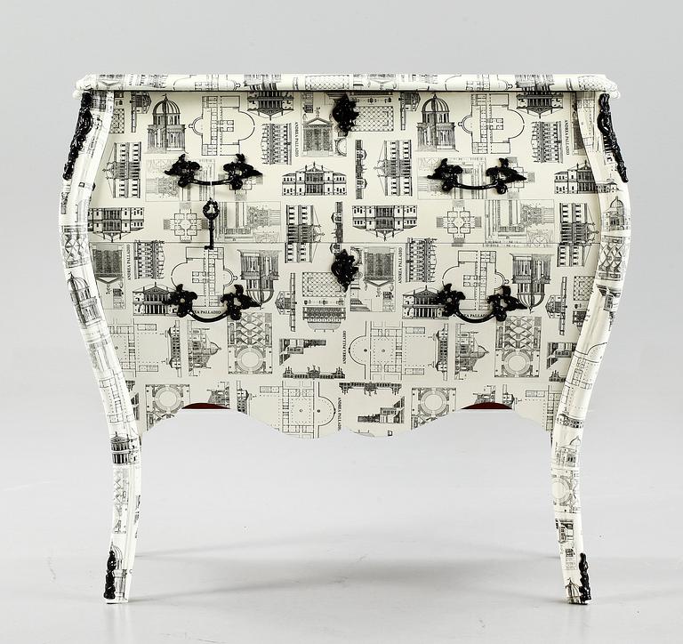 BYRÅ, rokokostil, 1900-tal.