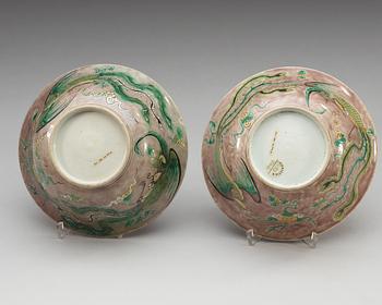 A pair of aubergine glazed famille verte bowls, Qing dynasty, presumably Kangxi (1662-1722).