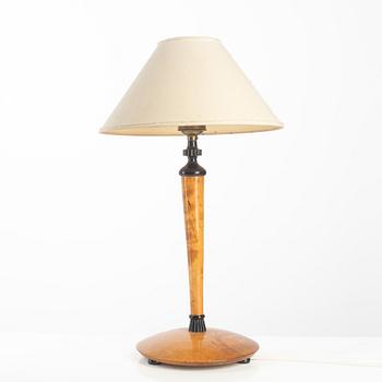 Harald Notini, a table lamp model "6907", Arvid Böhlmarks Lampfabrik, Stockholm 1920s.