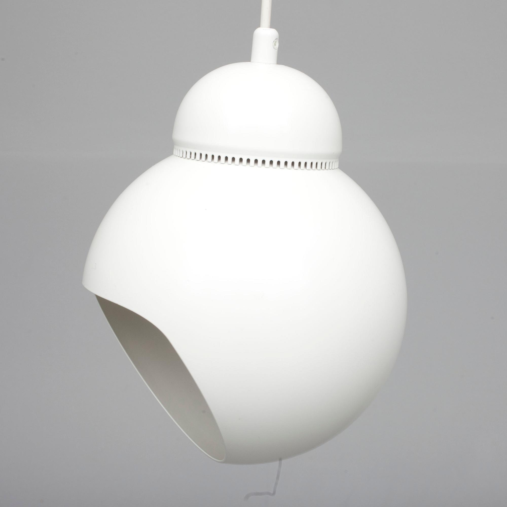 TAKLAMPA, Bilberry A338, Alvar Aalto Artek. 2000-tal. Kupans höjd 23 cm.