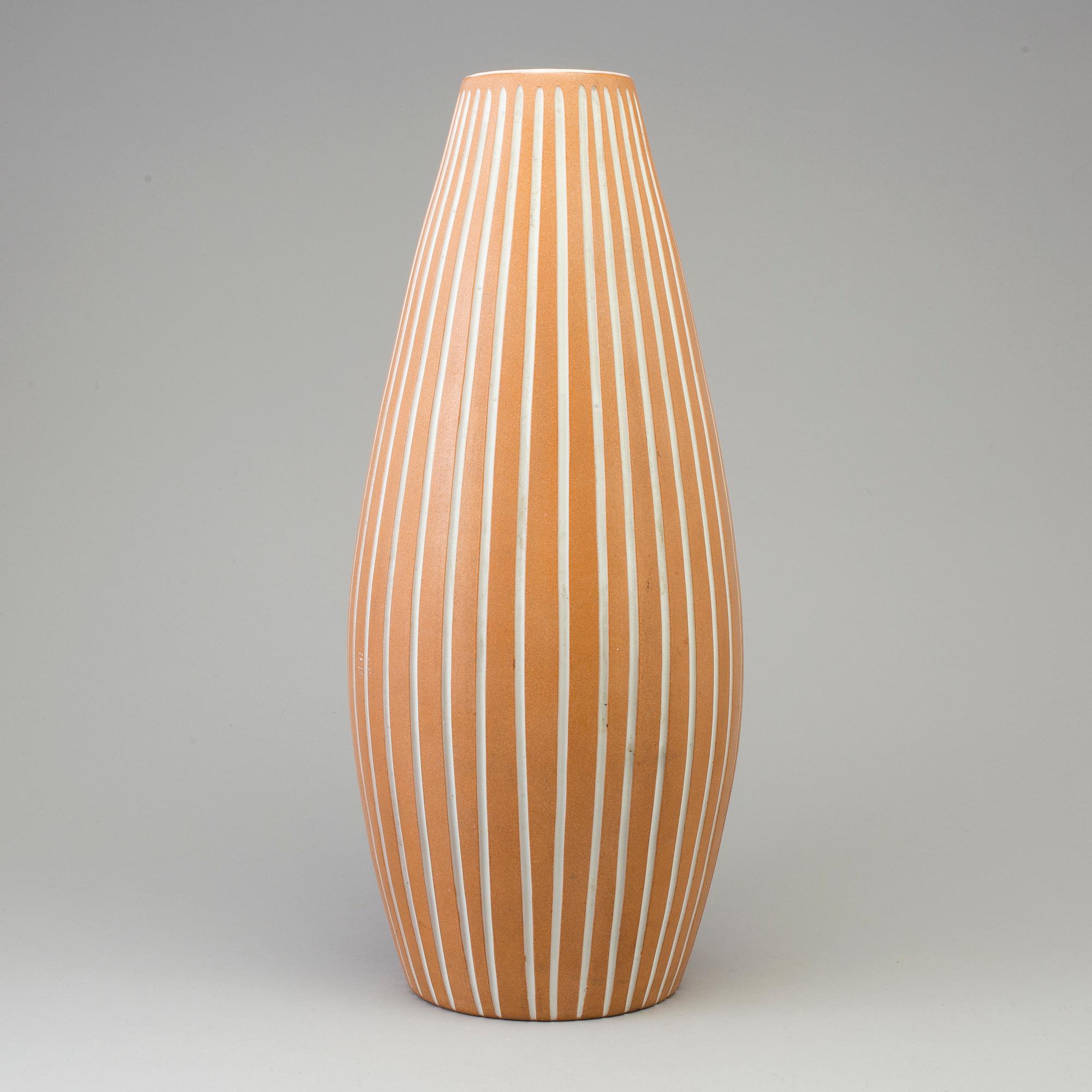 INGRID ATTERBERG, golvvas, "Inca", lergods, Uppsala-Ekeby. 1947-1953.