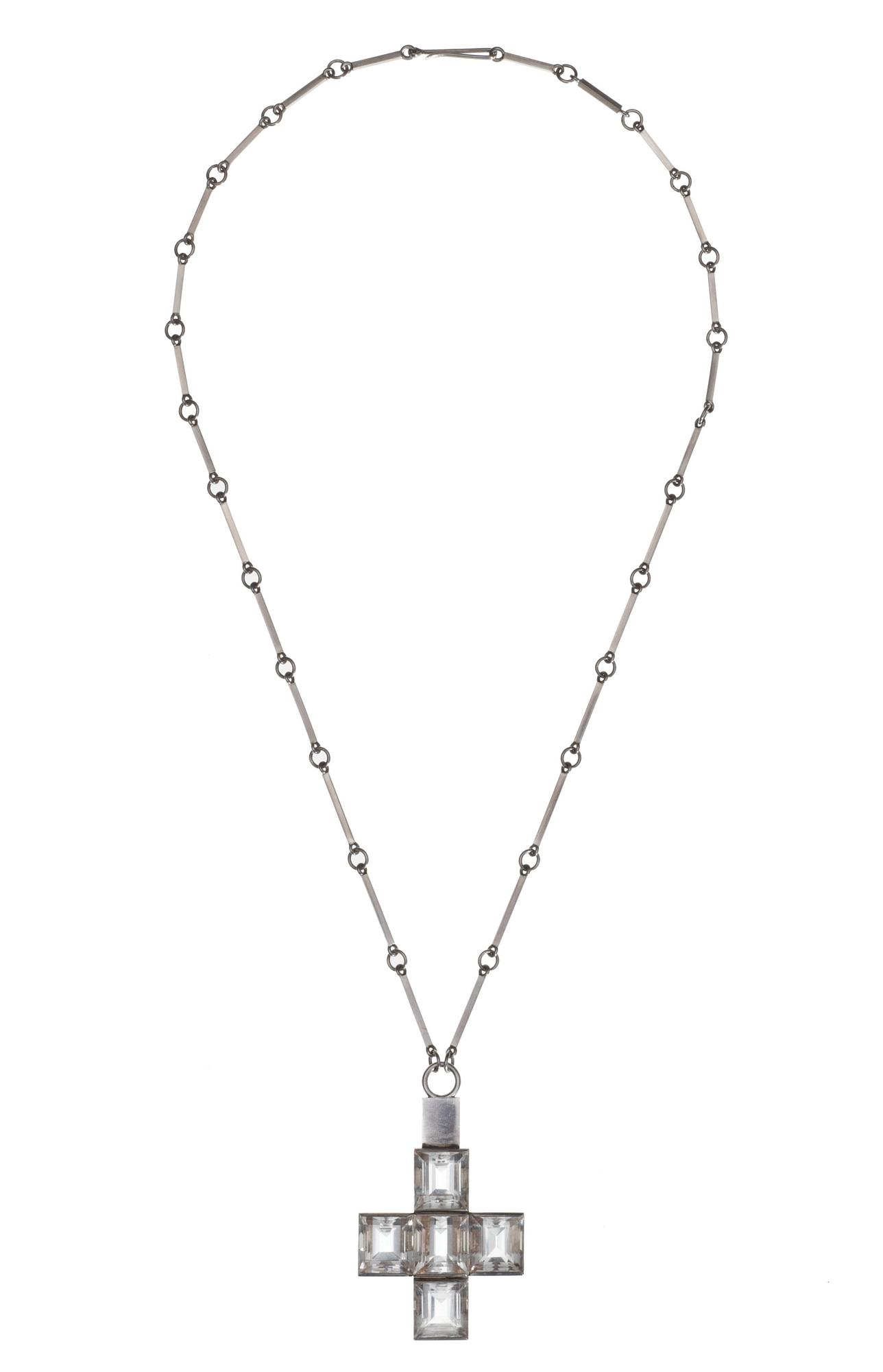 A Wiwen Nilsson sterling and rock crystal pendant and chain, Lund 1943.