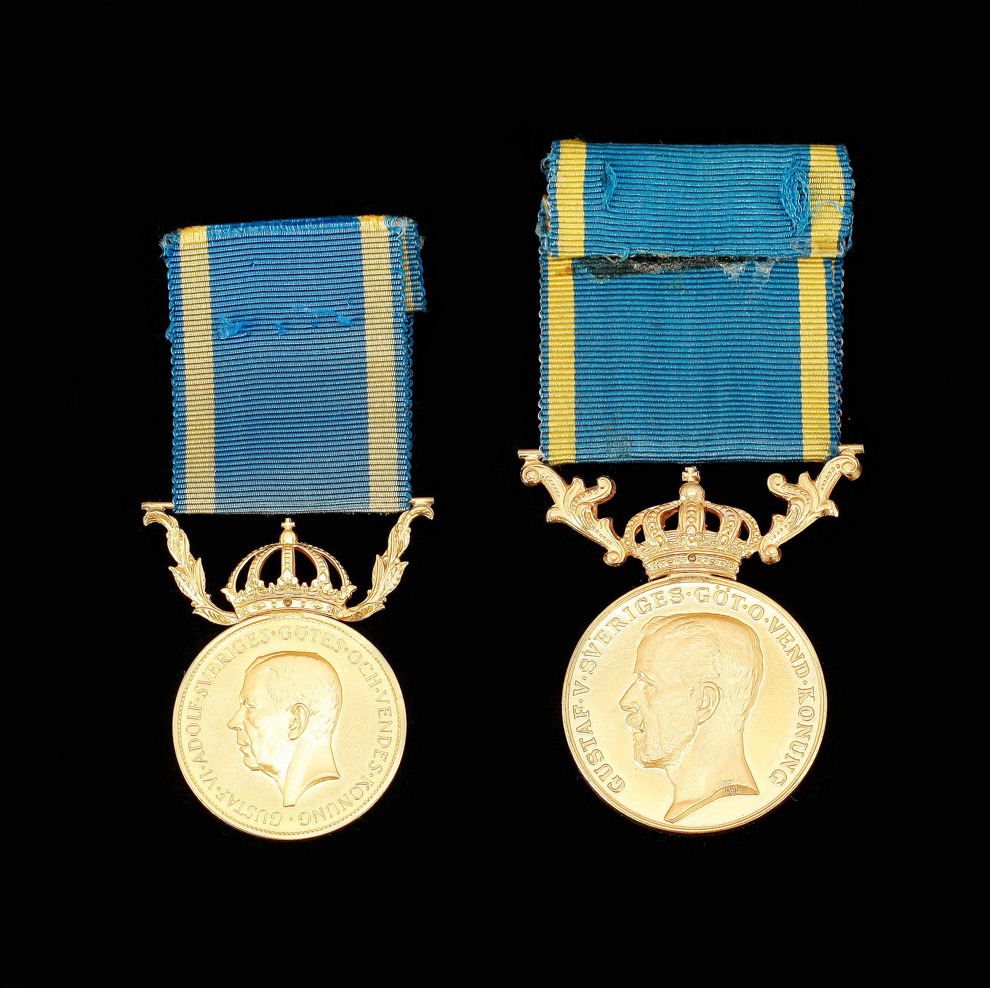 MEDALJER, 2 st, guld, "För nit och redlighet", Gustav V resp Gustav VI Adolf, 1900-tal. Totalvikt ca 46 gram.