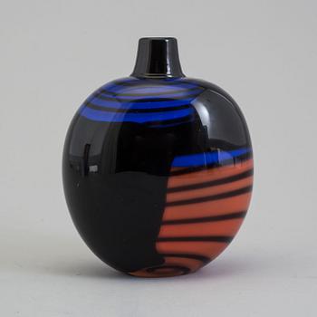 A 'Vibrato' glass vase from Studioglas Strömbergshyttan.