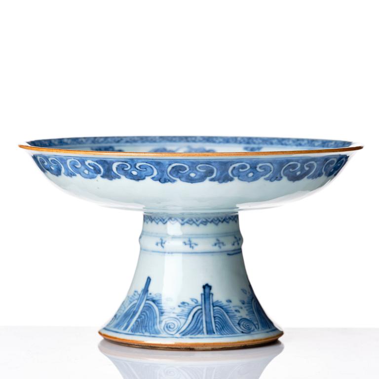 A blue and white tazza, Qing dynasty, 19th Century.