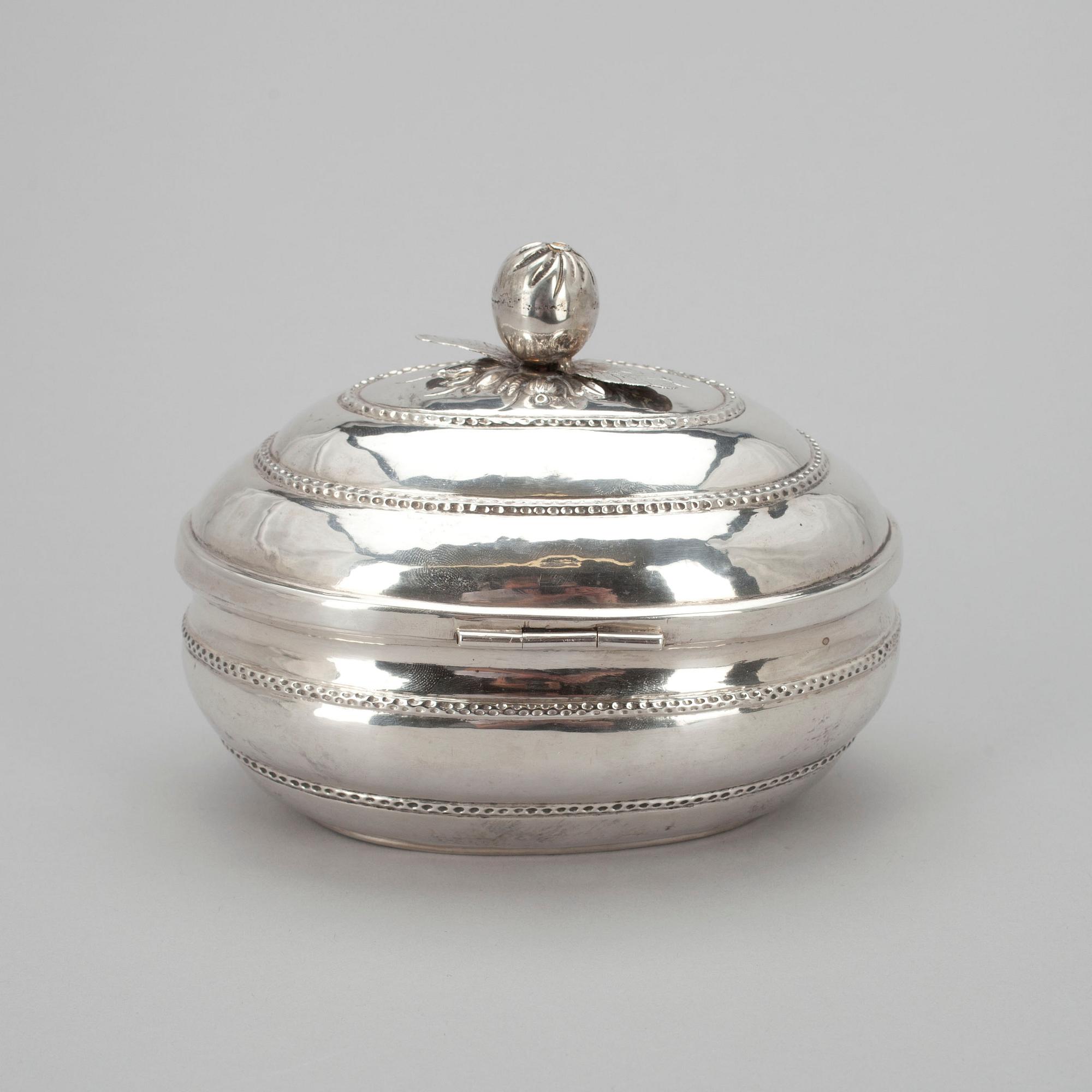 SKRIN med LOCK, silver, Johann Friedrich Kramer, Nürnberg 1787-1790. Vikt ca 173,4 g.